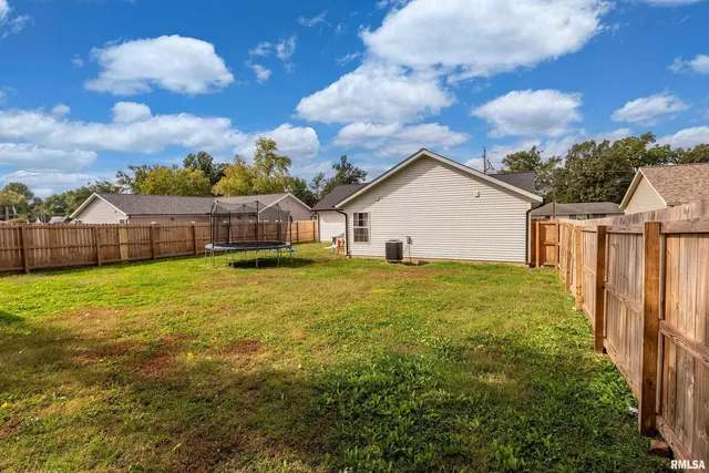 $229,900 | 306 Pennsylvania Avenue, Carterville, IL 62918