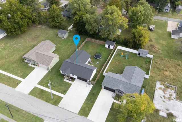 $229,900 | 306 Pennsylvania Avenue, Carterville, IL 62918