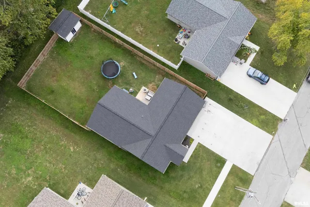 $229,900 | 306 Pennsylvania Avenue, Carterville, IL 62918