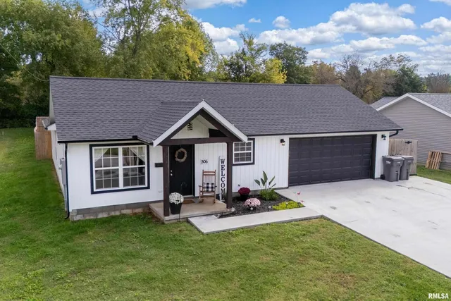$229,900 | 306 Pennsylvania Avenue, Carterville, IL 62918