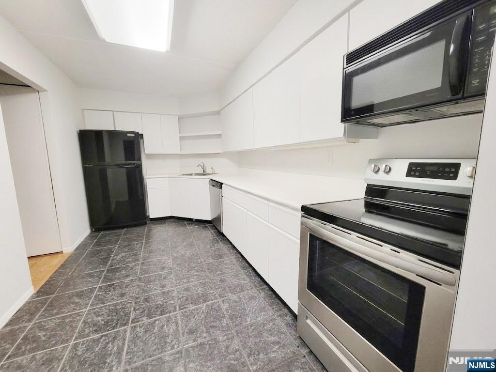 1055 River Road, Unit 1004 Edgewater, NJ 07020 - Photo 11 of 24