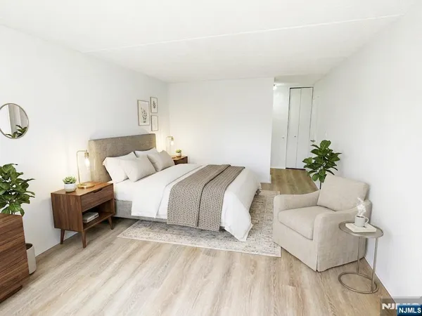 $3,000 | 1055 River Road, Unit 1004, Edgewater, NJ 07020