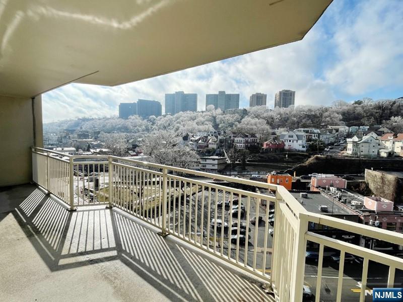 1055 River Road, Unit 1004 Edgewater, NJ 07020 - Photo 20 of 24