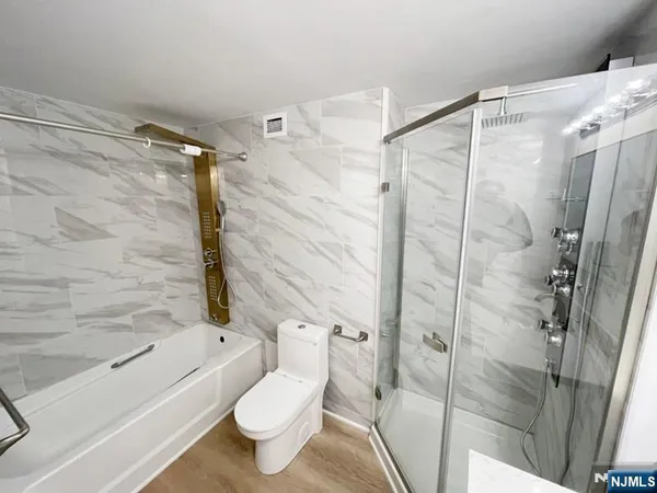 $3,000 | 1055 River Road, Unit 1004, Edgewater, NJ 07020