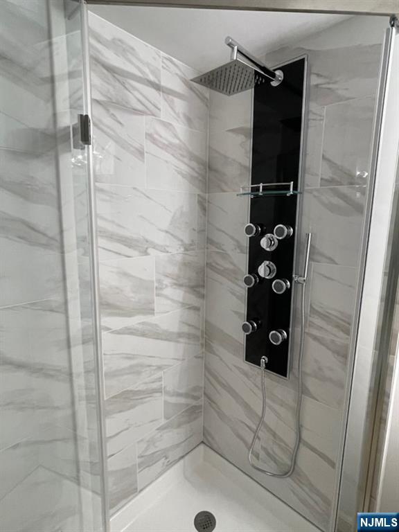 1055 River Road, Unit 1004 Edgewater, NJ 07020 - Photo 6 of 24