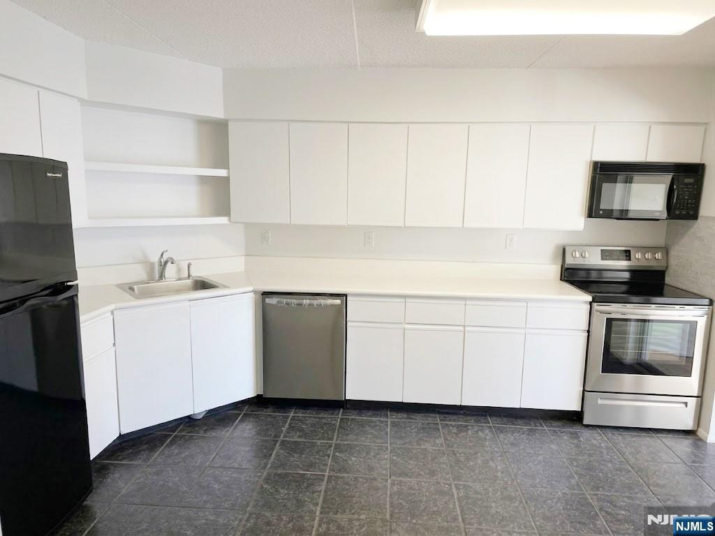 1055 River Road, Unit 1004 Edgewater, NJ 07020 - Photo 10 of 24