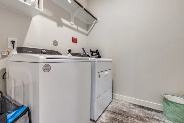 $2,400 | 1318 Cascade Hls Drive, Rosharon, TX 77583