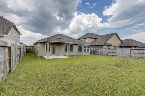 $2,400 | 1318 Cascade Hls Drive, Rosharon, TX 77583