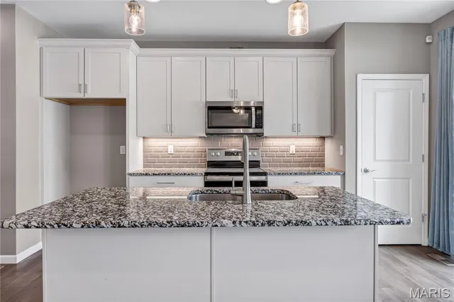 $370,000 | 11140 Fort Samuel Drive, Bridgeton, MO 63044