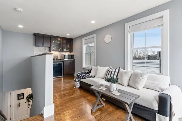 $4,850 | 12 Mohawk Street, Unit 9, Boston, MA 02127