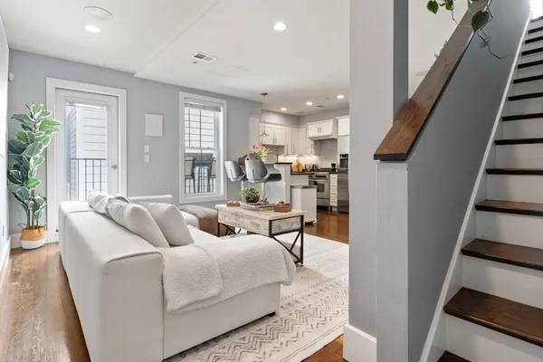 $4,850 | 12 Mohawk Street, Unit 9, Boston, MA 02127