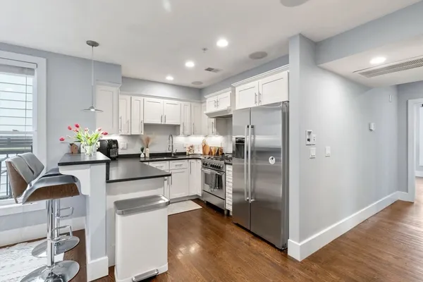 $4,850 | 12 Mohawk Street, Unit 9, Boston, MA 02127