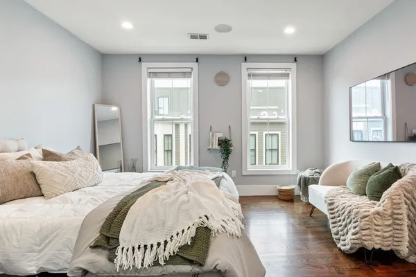 $4,850 | 12 Mohawk Street, Unit 9, Boston, MA 02127