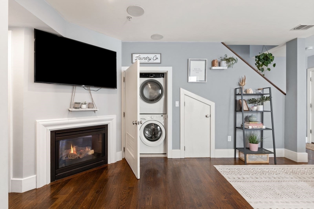 12 Mohawk Street, Unit 9 Boston, MA 02127 - Photo 3 of 35