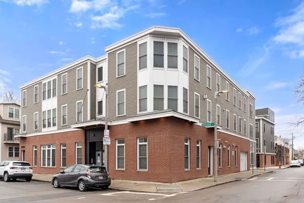 $4,850 | 12 Mohawk Street, Unit 9, Boston, MA 02127