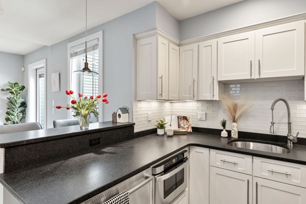 12 Mohawk Street, Unit 9 Boston, MA 02127 - Photo 5 of 35