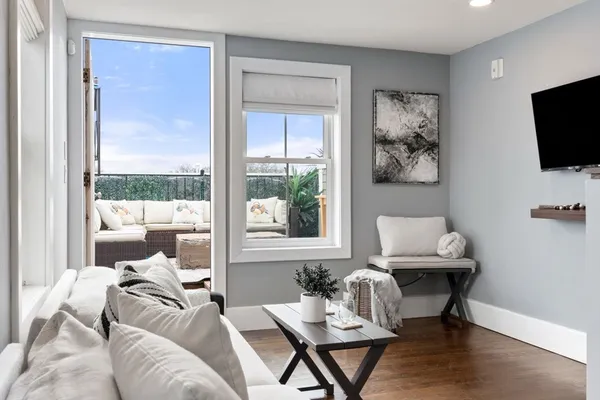 $4,850 | 12 Mohawk Street, Unit 9, Boston, MA 02127