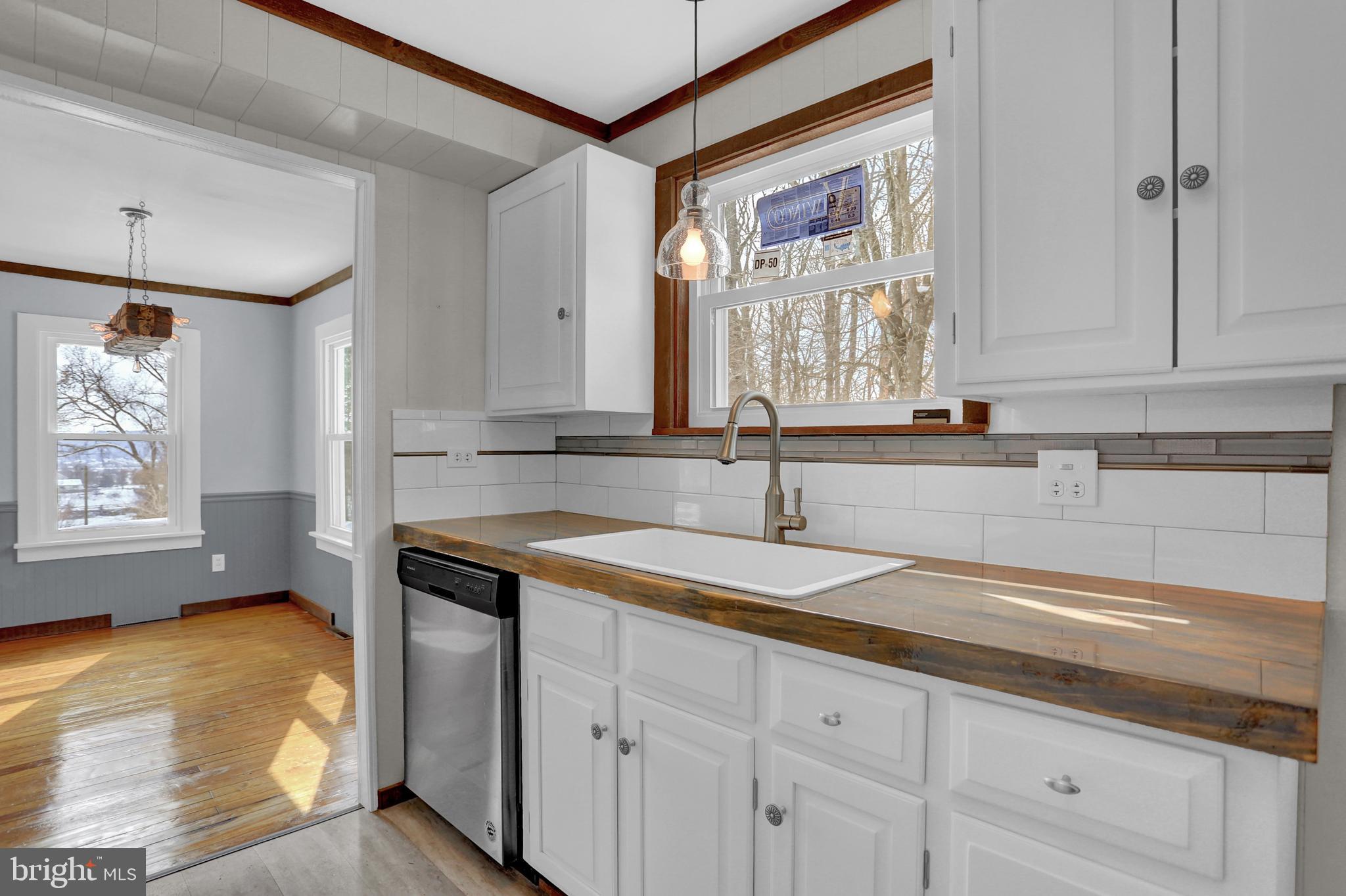 4437 Pleasant Valley Road York, PA 17406 - Photo 10 of 48 Gallery Image 10