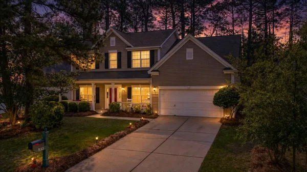 $529,900 | 533 Pointe Of Oaks Road, Summerville, SC 29485