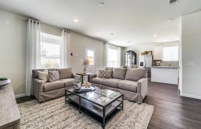 $297,260 | 6922 Bens Landing, Cove, TX 77523