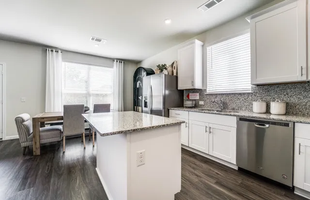 $297,260 | 6922 Bens Landing, Cove, TX 77523