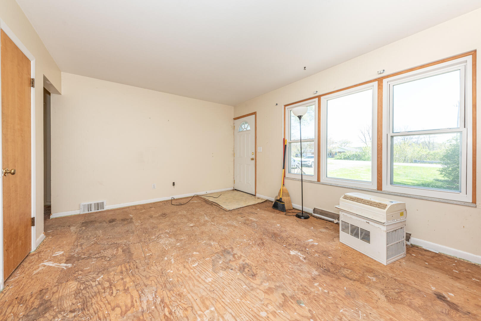 9980 Carpenter Road Milan, MI 48160 - Photo 9 of 50 011_6