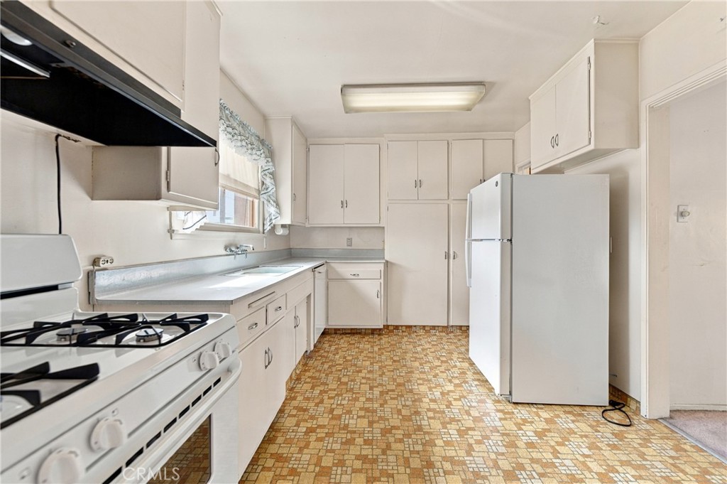 1803 North Studebaker Road Long Beach, CA 90815 - Photo 20 of 34 Gallery Image 20