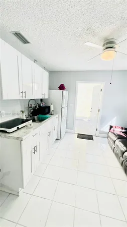 $1,400 | 18901 Northwest 77th Court, Hialeah, FL 33015