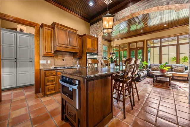 $619,000 | 6039 Stonegate Drive, Alexandria, LA 71303