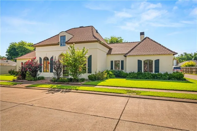 $619,000 | 6039 Stonegate Drive, Alexandria, LA 71303