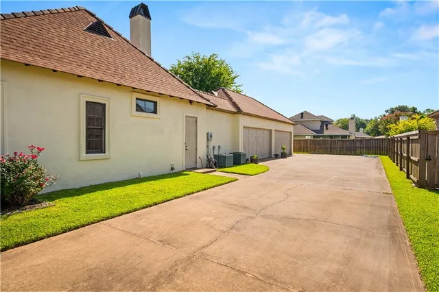 $619,000 | 6039 Stonegate Drive, Alexandria, LA 71303