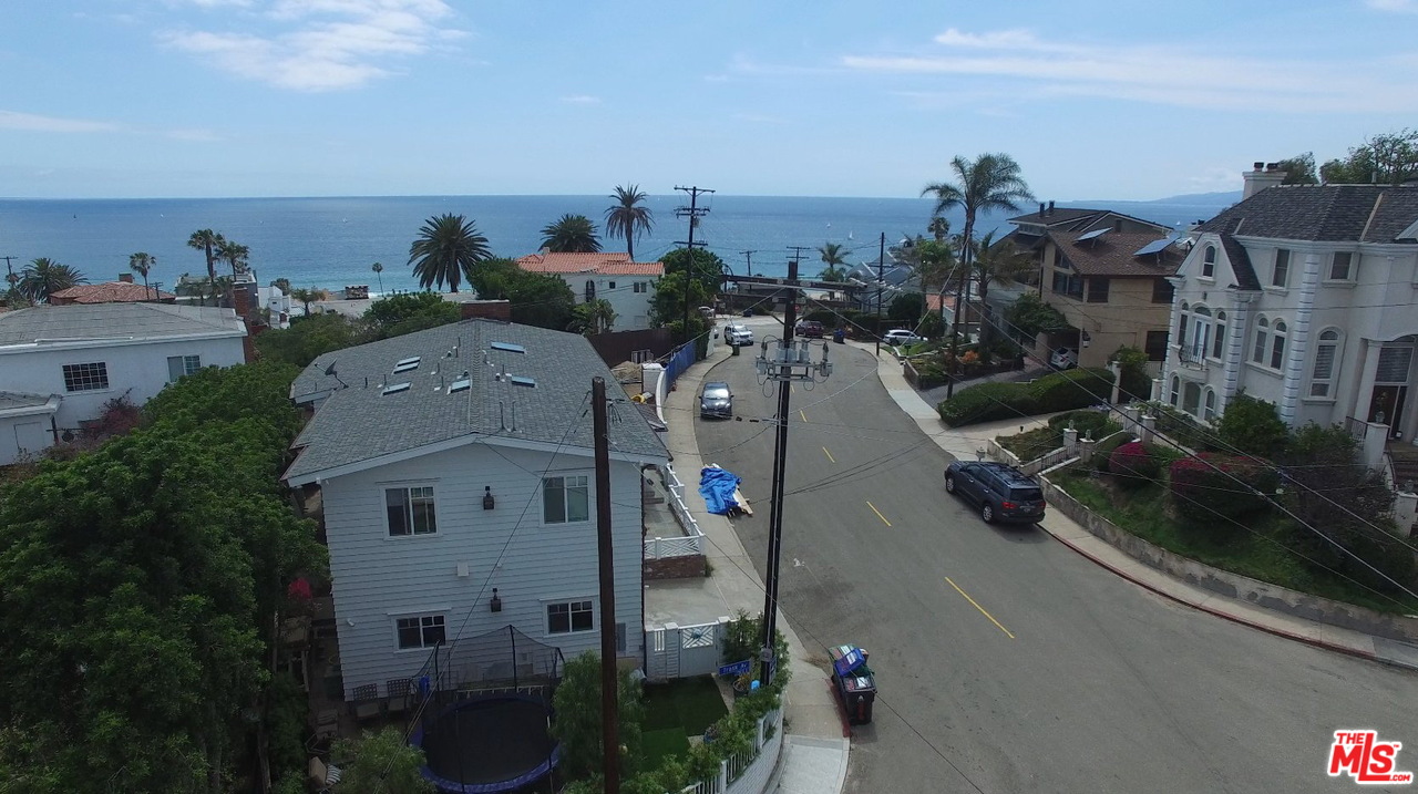 7504 Trask Avenue Playa del Rey, CA 90293 - Photo 4 of 37 Gallery Image 4