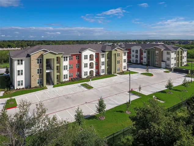 $897 | 10148 Culebra Road, San Antonio, TX 78251