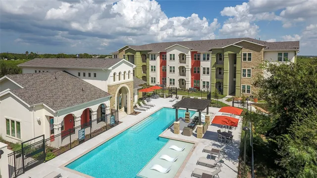 $897 | 10148 Culebra Road, San Antonio, TX 78251