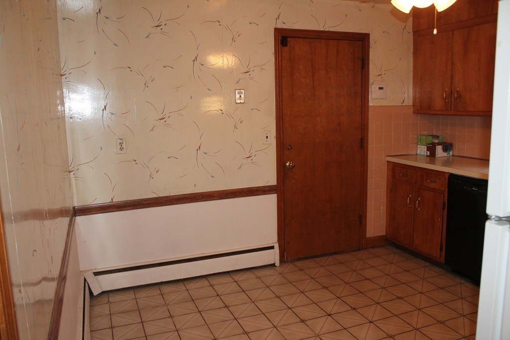 21 Flint Locke Road Randolph, MA 02368 - Photo 8 of 18 Gallery Image 8