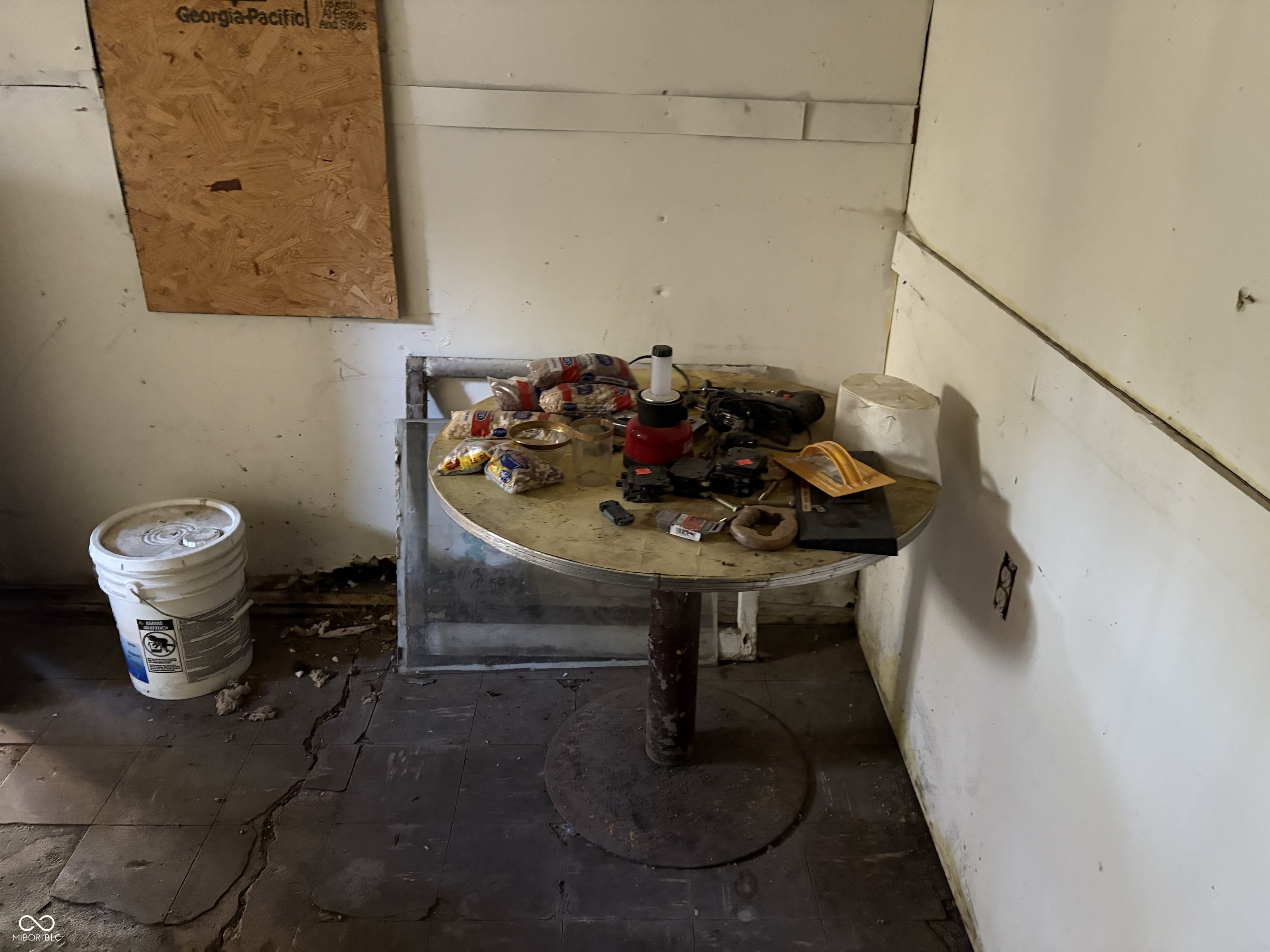 1411 Halford Street Anderson, IN 46016 - Photo 6 of 10