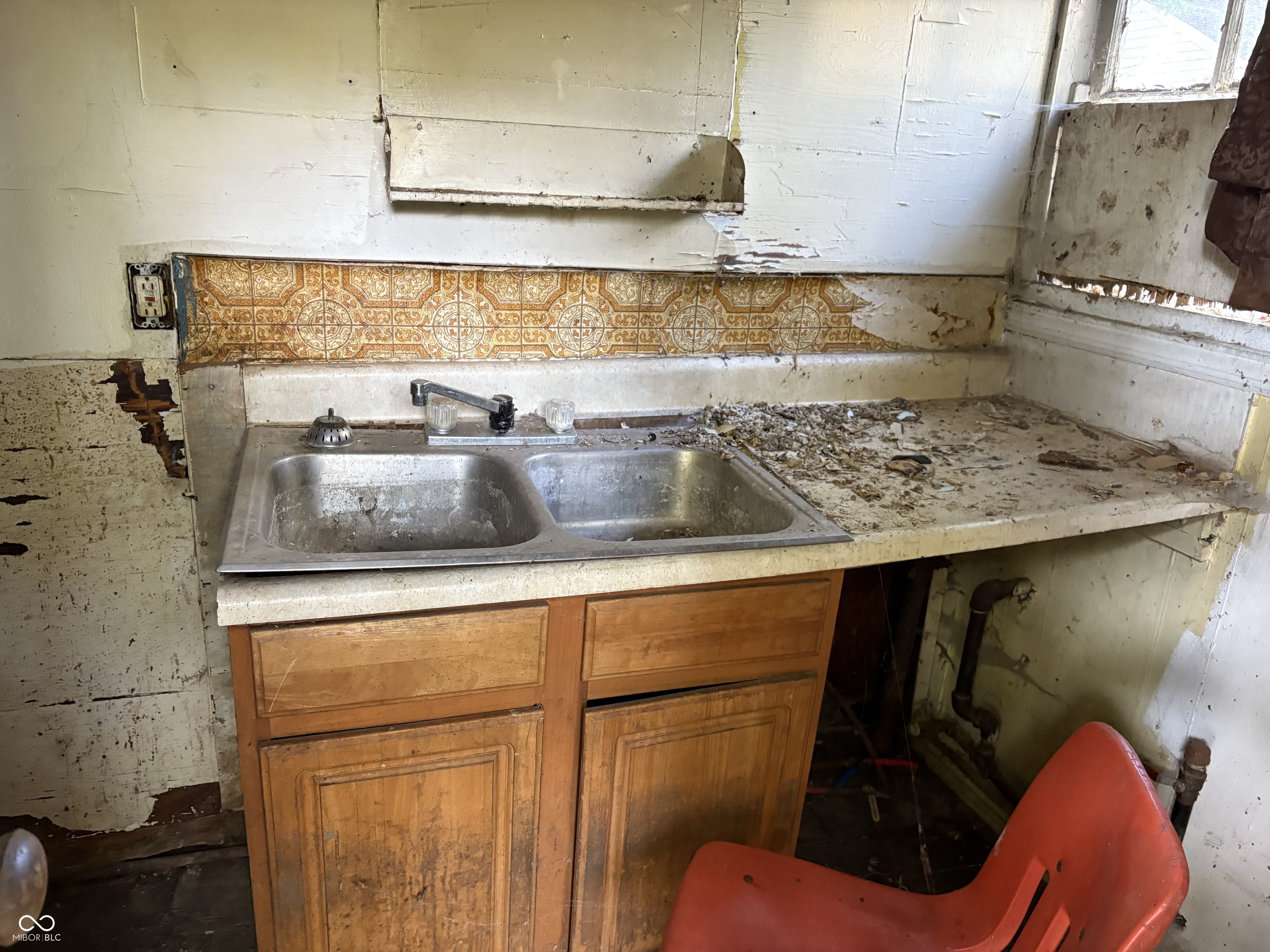 1411 Halford Street Anderson, IN 46016 - Photo 9 of 10