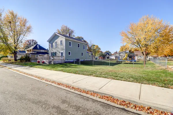 $215,000 | 1303 Johnson Avenue, Sterling, IL 61081