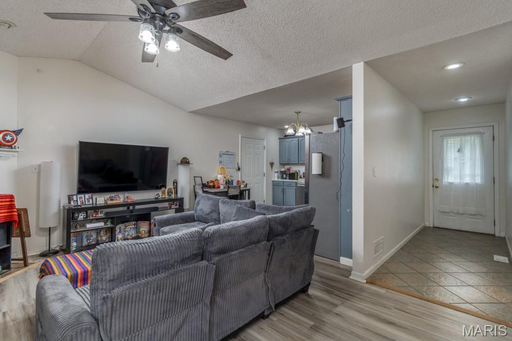 13615 Tassel Road St. Robert, MO 65584 - Photo 6 of 26