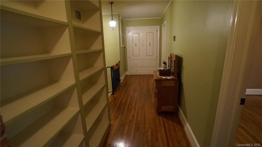 4526 Water Oak Road Charlotte, NC 28211 - Photo 13 of 24 Gallery Image 13