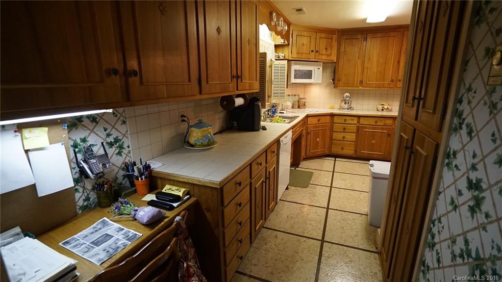 4526 Water Oak Road Charlotte, NC 28211 - Photo 4 of 24 Gallery Image 4