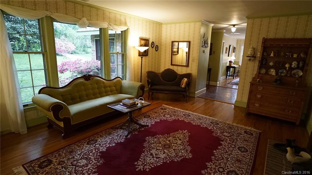 4526 Water Oak Road Charlotte, NC 28211 - Photo 8 of 24 Gallery Image 8