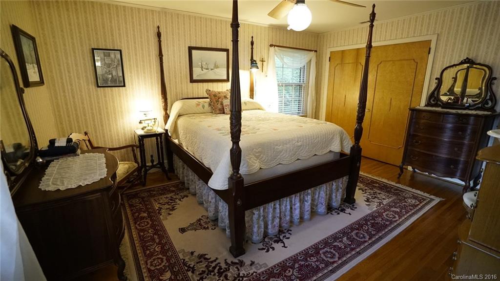 4526 Water Oak Road Charlotte, NC 28211 - Photo 9 of 24 Gallery Image 9