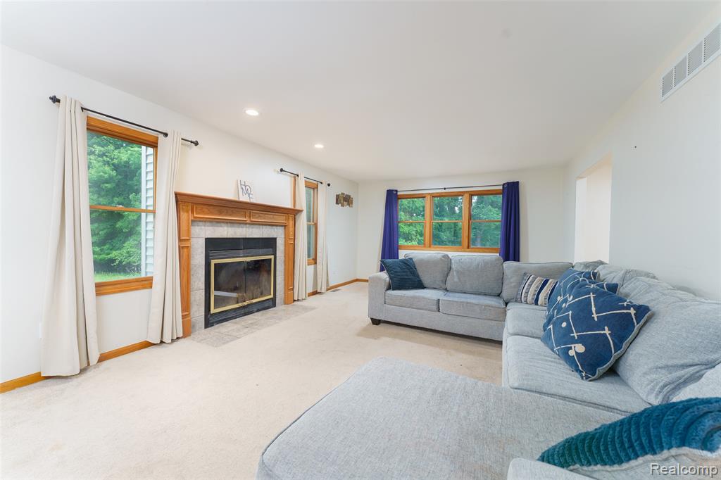 9240 West Sober Road Fowlerville, MI 48836 - Photo 4 of 34 Gallery Image 4