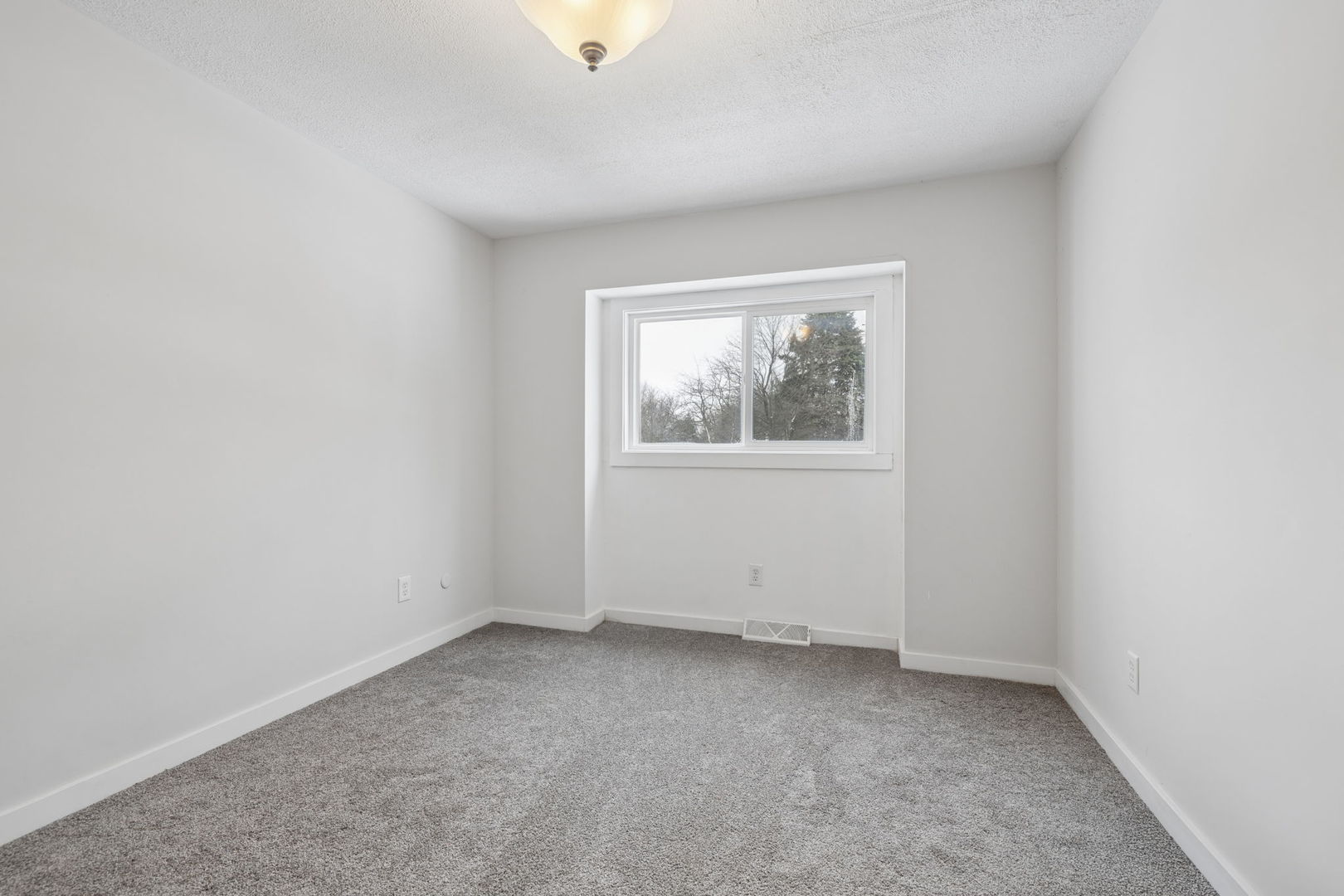 24254 South Burr Road Channahon, IL 60410 - Photo 11 of 22 an empty room with windows