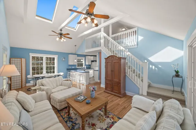 $399,900 | 312 Cosby Parris Road, Byrdstown, TN 38549