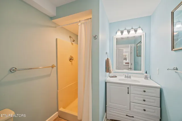 $399,900 | 312 Cosby Parris Road, Byrdstown, TN 38549