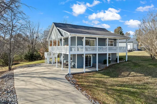 $399,900 | 312 Cosby Parris Road, Byrdstown, TN 38549
