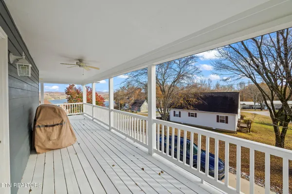 $399,900 | 312 Cosby Parris Road, Byrdstown, TN 38549