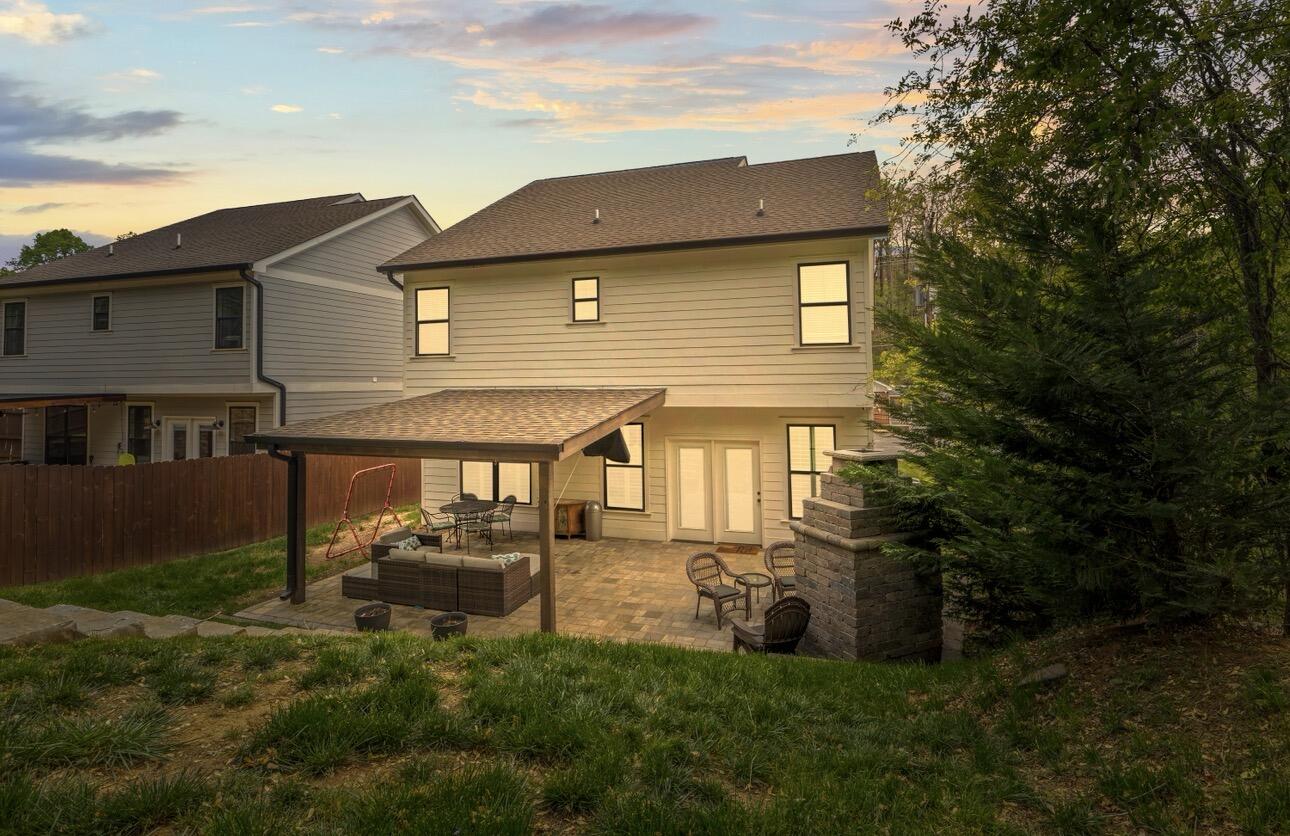 637 Lullwater Road Chattanooga, TN 37405 - Photo 2 of 40 Twilight Back View